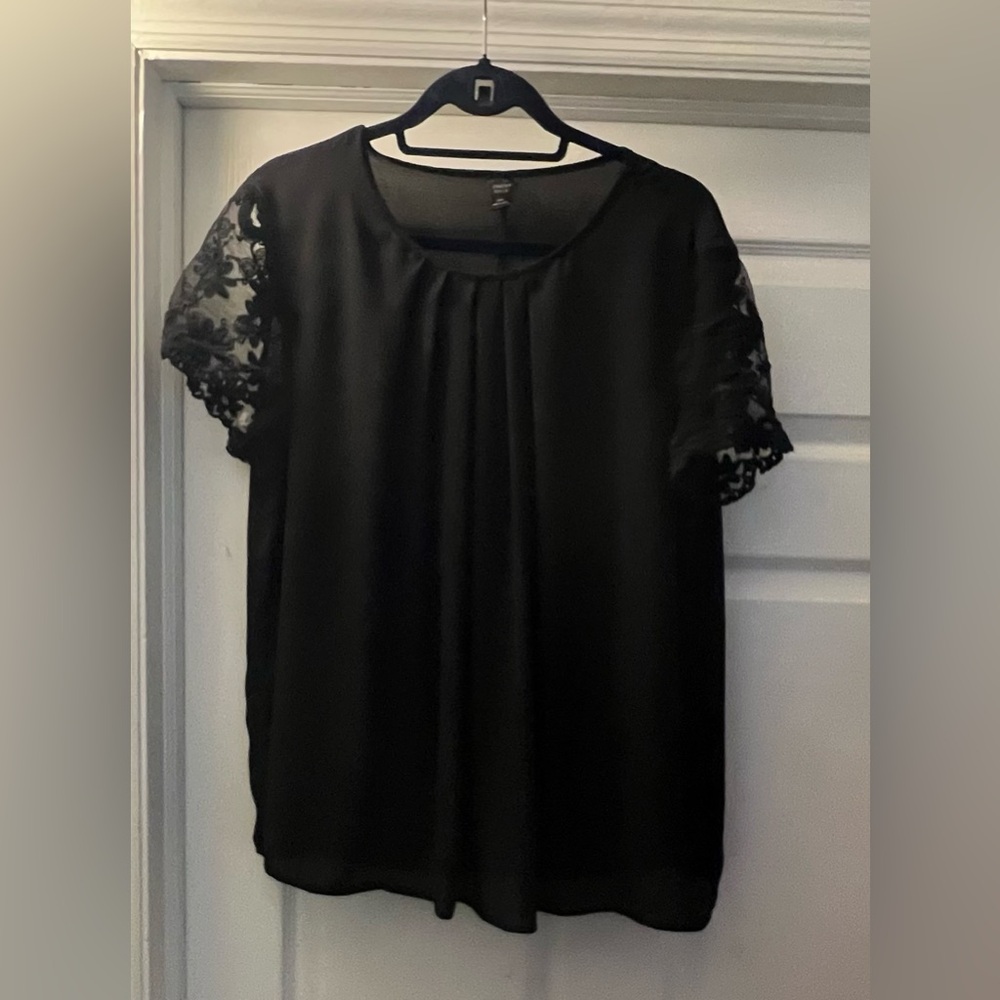 Chic Black Lace Sleeve Blouse